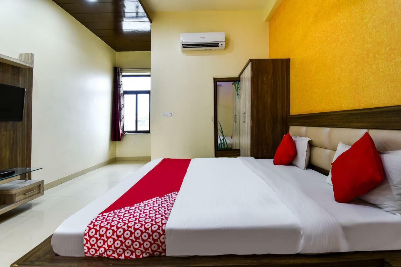 Oyo 44607 Glorious Hotel
